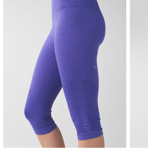 Lululemon In The Flow Crop II Heathered Iris Flower - Size 4 Short/Capris Purple - Picture 1 of 6